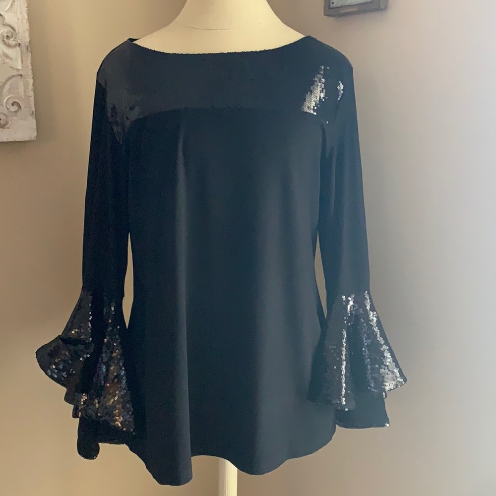Prelude sequence top, bell sleeves, new with tags, women’s large
